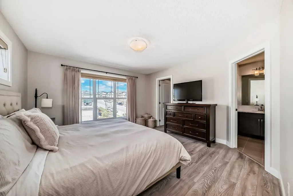 39 Sage Bluff Mews NW Calgary AB T3R 0X5