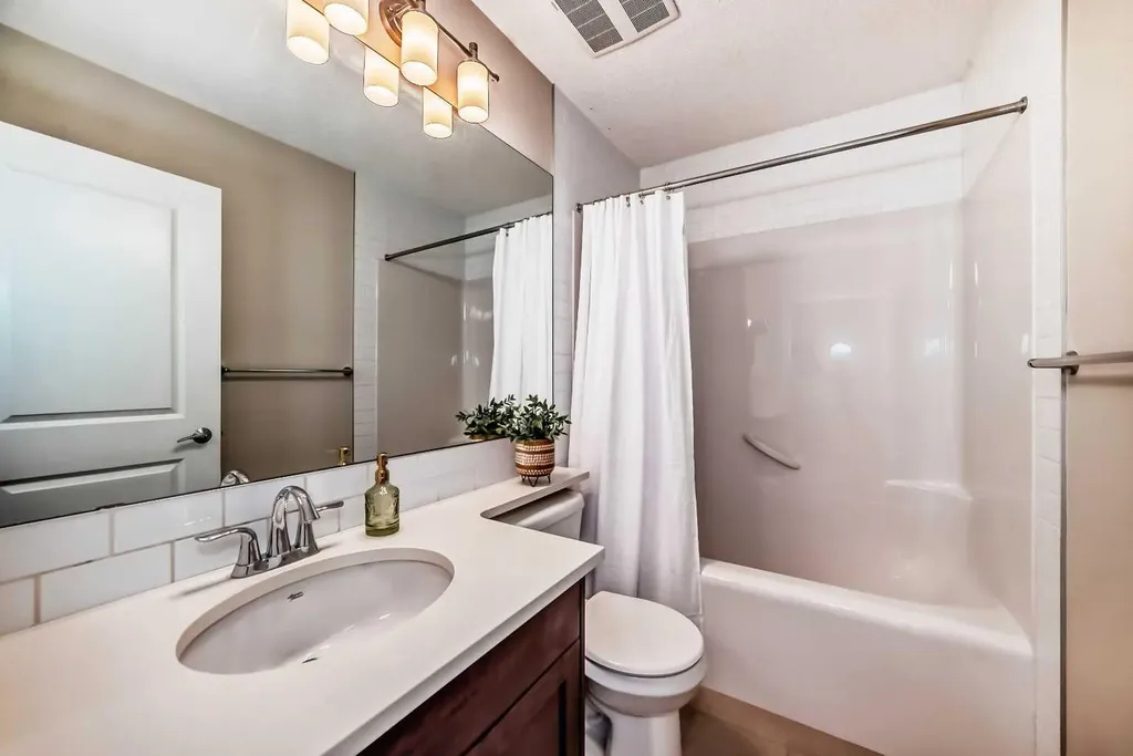 39 Sage Bluff Mews NW Calgary AB T3R 0X5
