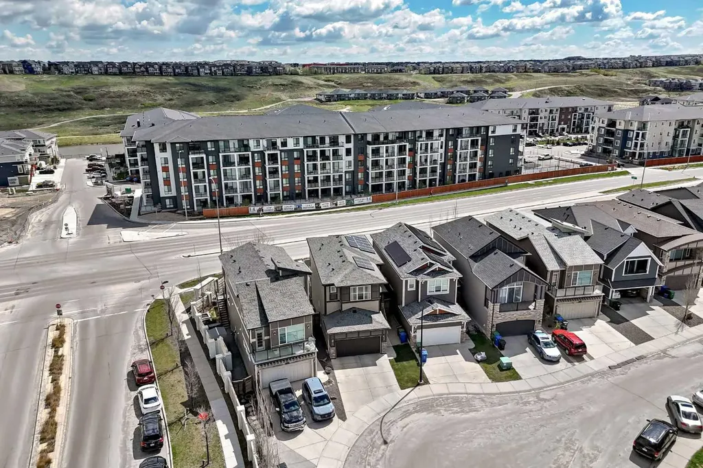 39 Sage Bluff Mews NW Calgary AB T3R 0X5