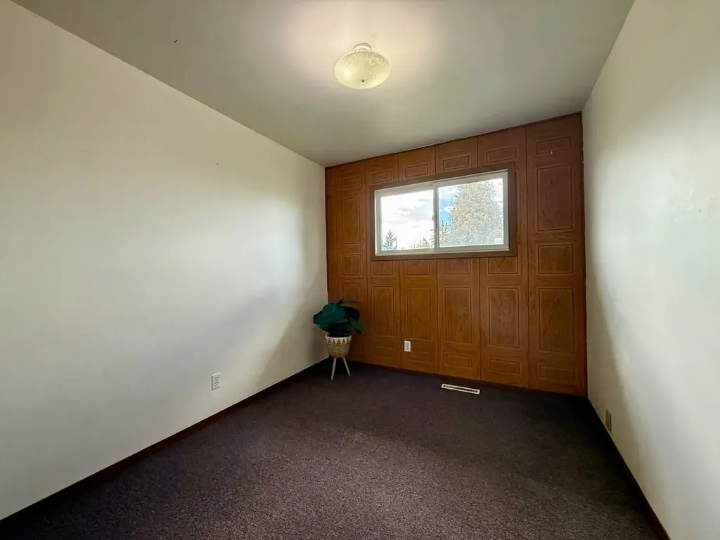 4643 52 Street Rycroft AB T0H 3A0