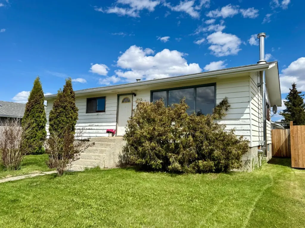 4643 52 Street Rycroft AB T0H 3A0