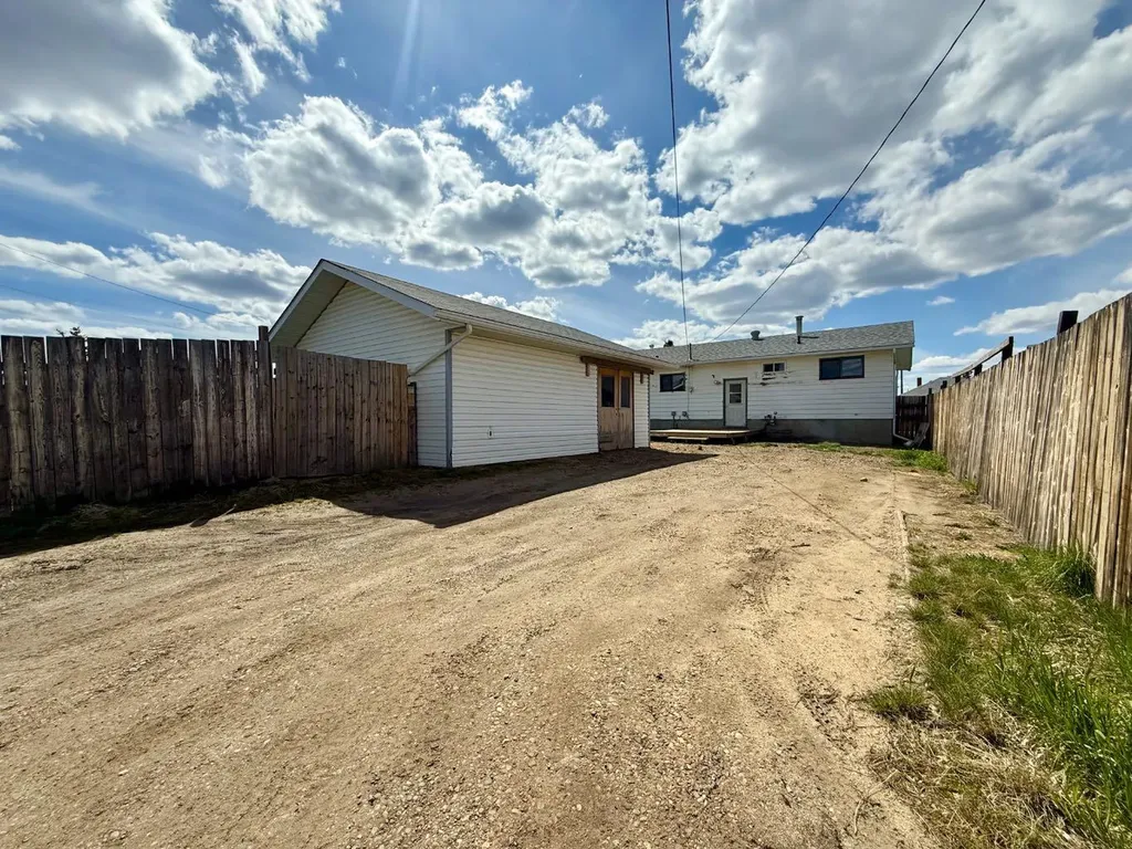 4643 52 Street Rycroft AB T0H 3A0