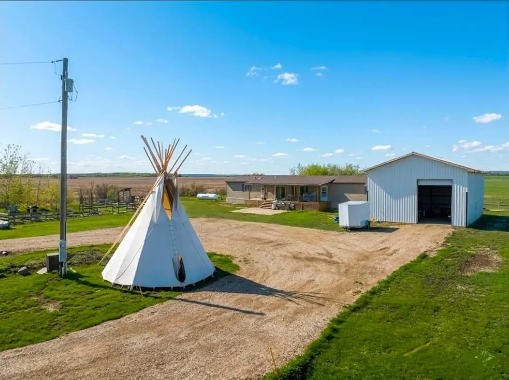 32040 740 Township Teepee Creek AB T0H 3C0