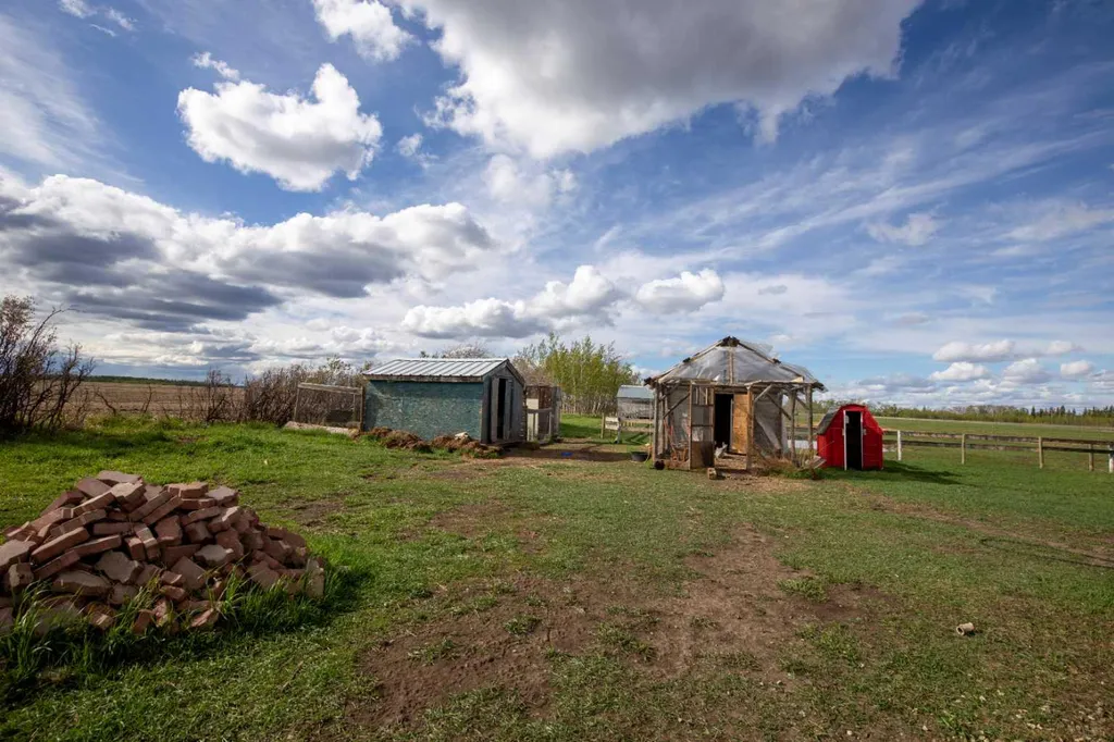32040 740 Township Teepee Creek AB T0H 3C0
