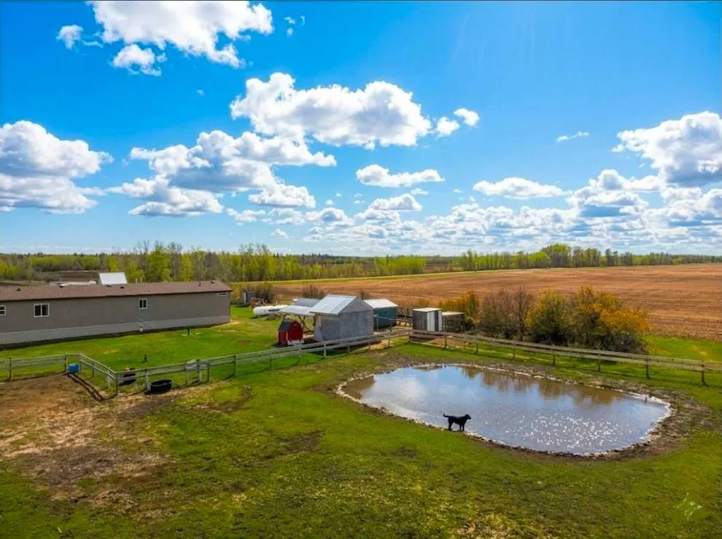 32040 740 Township Teepee Creek AB T0H 3C0