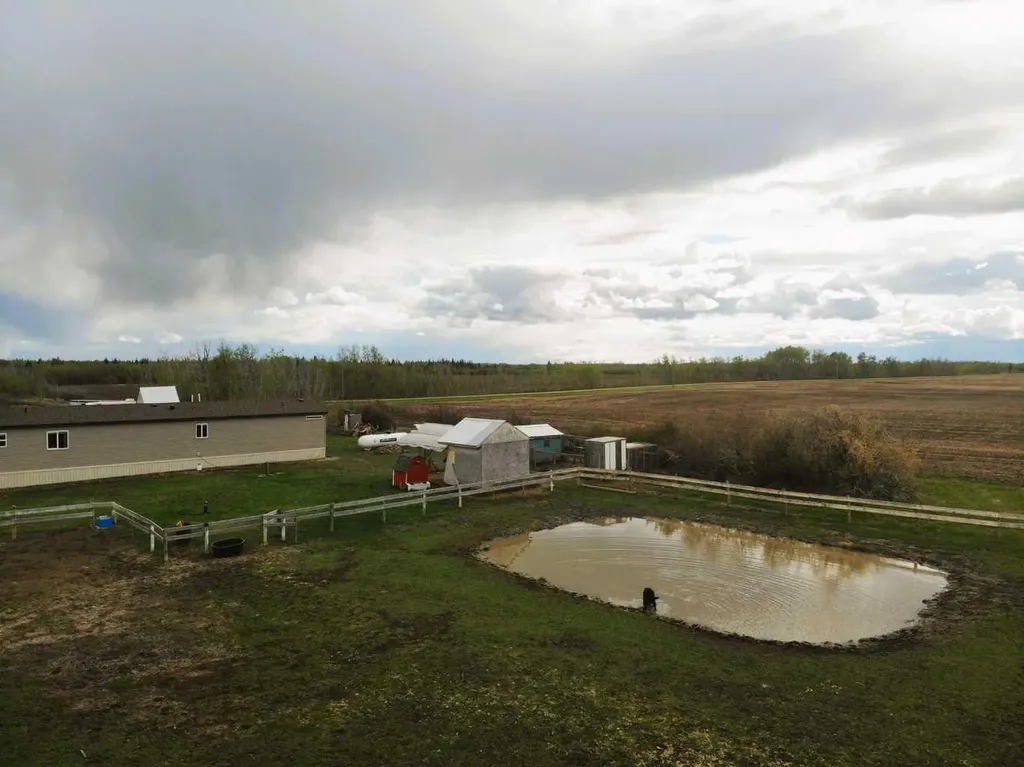 32040 740 Township Teepee Creek AB T0H 3C0
