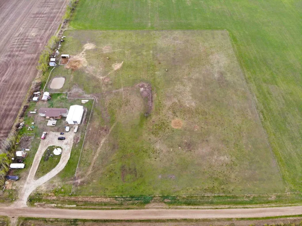 32040 740 Township Teepee Creek AB T0H 3C0