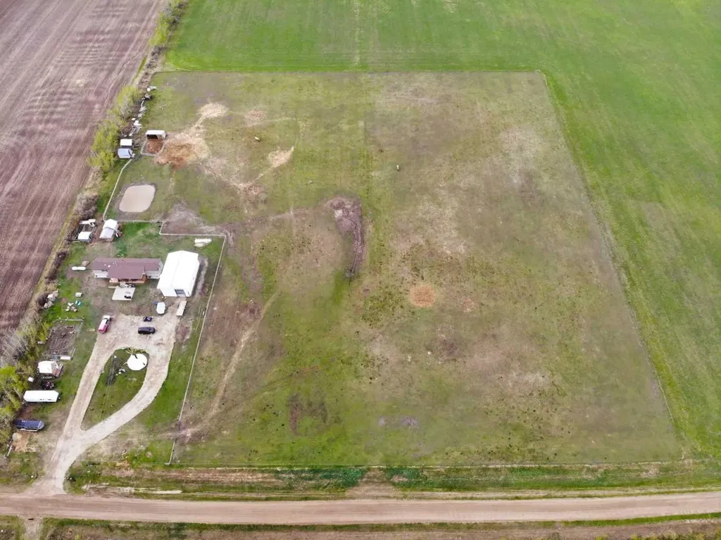 32040 740 Township Teepee Creek AB T0H 3C0