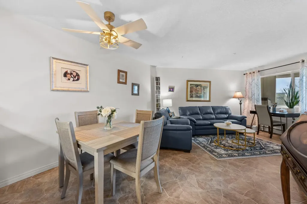 3 Parklane Way Strathmore AB T1P 1N6