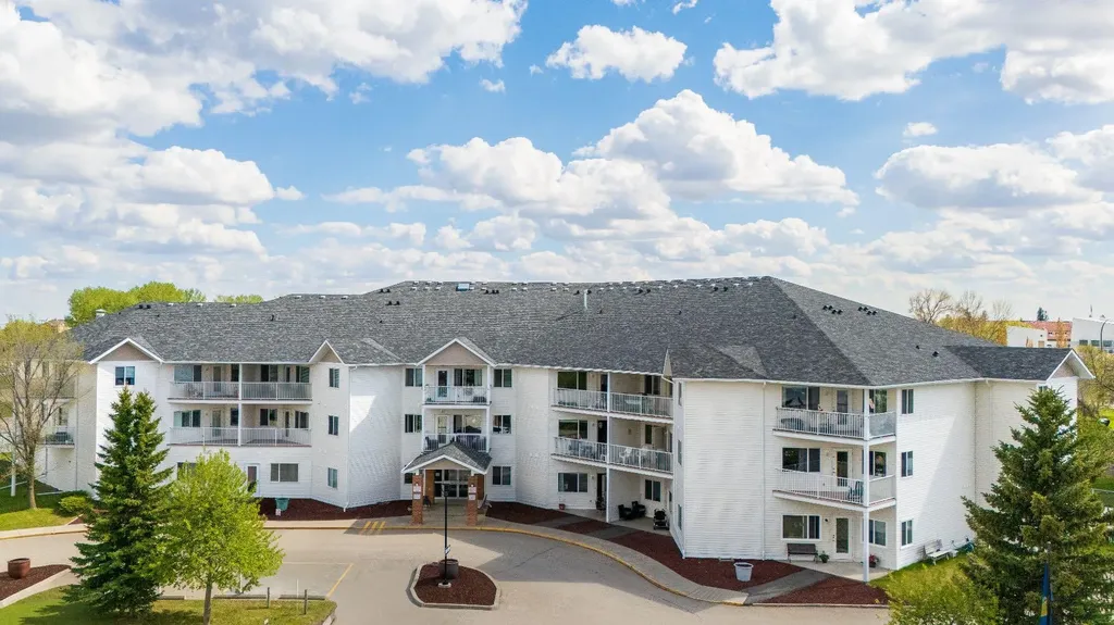 3 Parklane Way Strathmore AB T1P 1N6