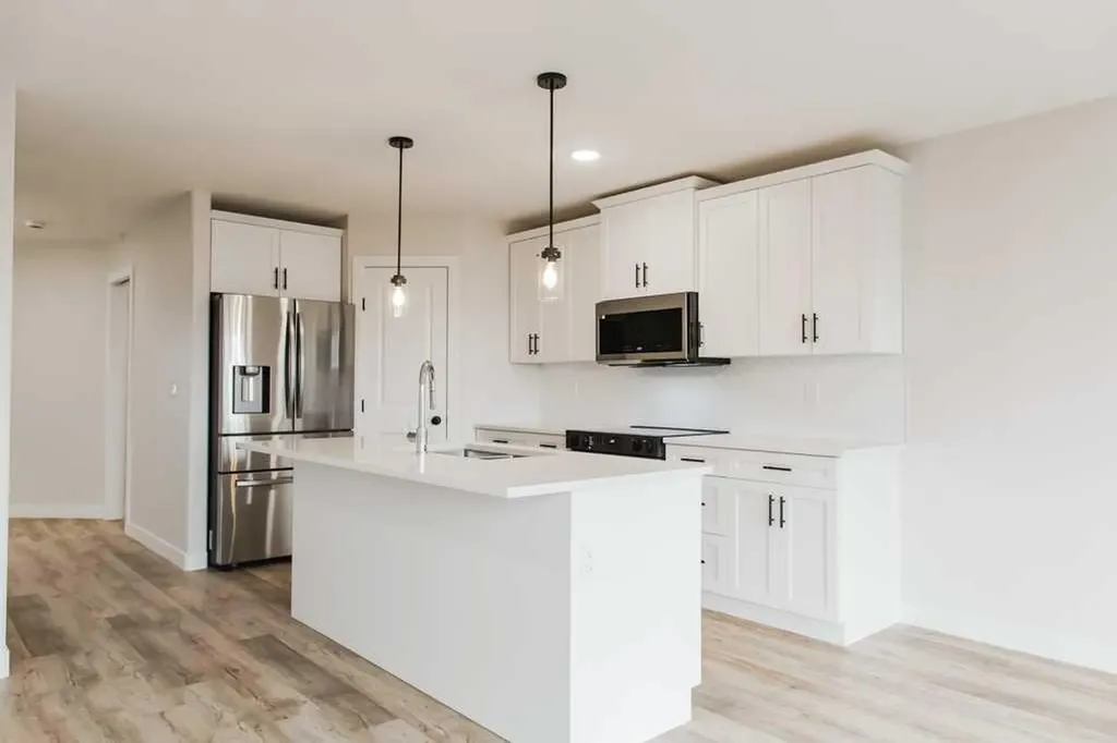 9522 114 Avenue Clairmont AB T8W0W8