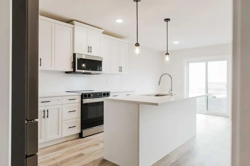 9522 114 Avenue Clairmont AB T8W0W8
