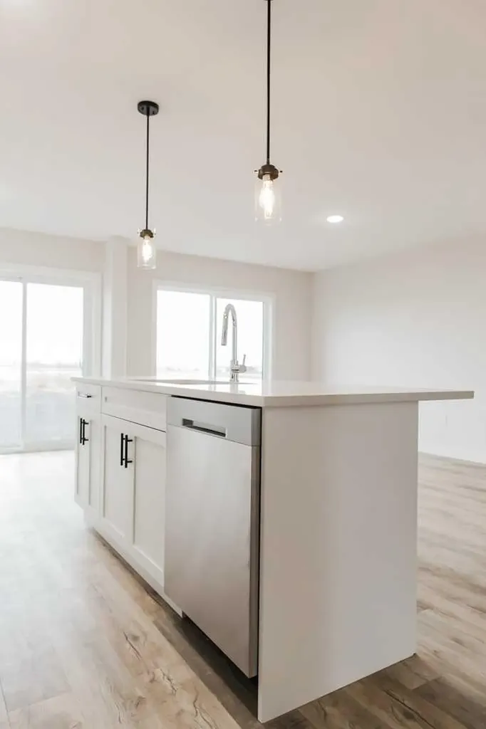 9522 114 Avenue Clairmont AB T8W0W8