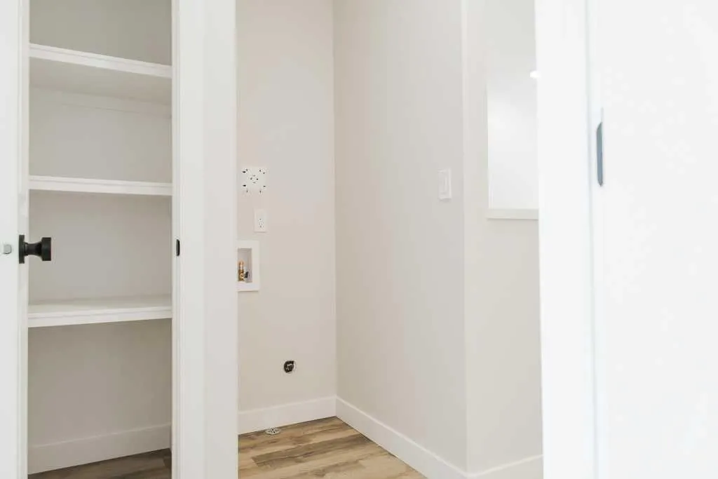 9522 114 Avenue Clairmont AB T8W0W8
