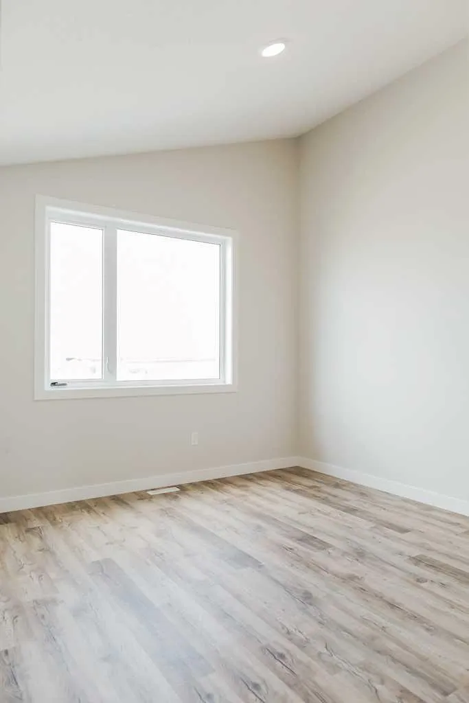 9522 114 Avenue Clairmont AB T8W0W8