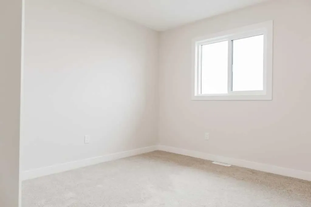 9522 114 Avenue Clairmont AB T8W0W8