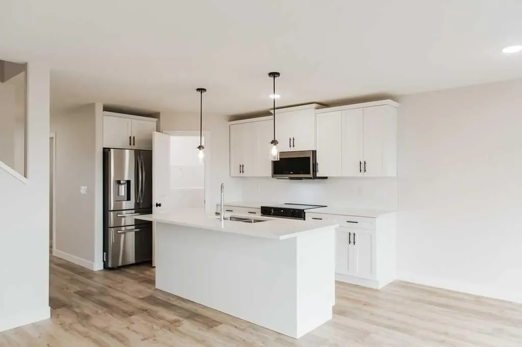 9522 114 Avenue Clairmont AB T8W0W8
