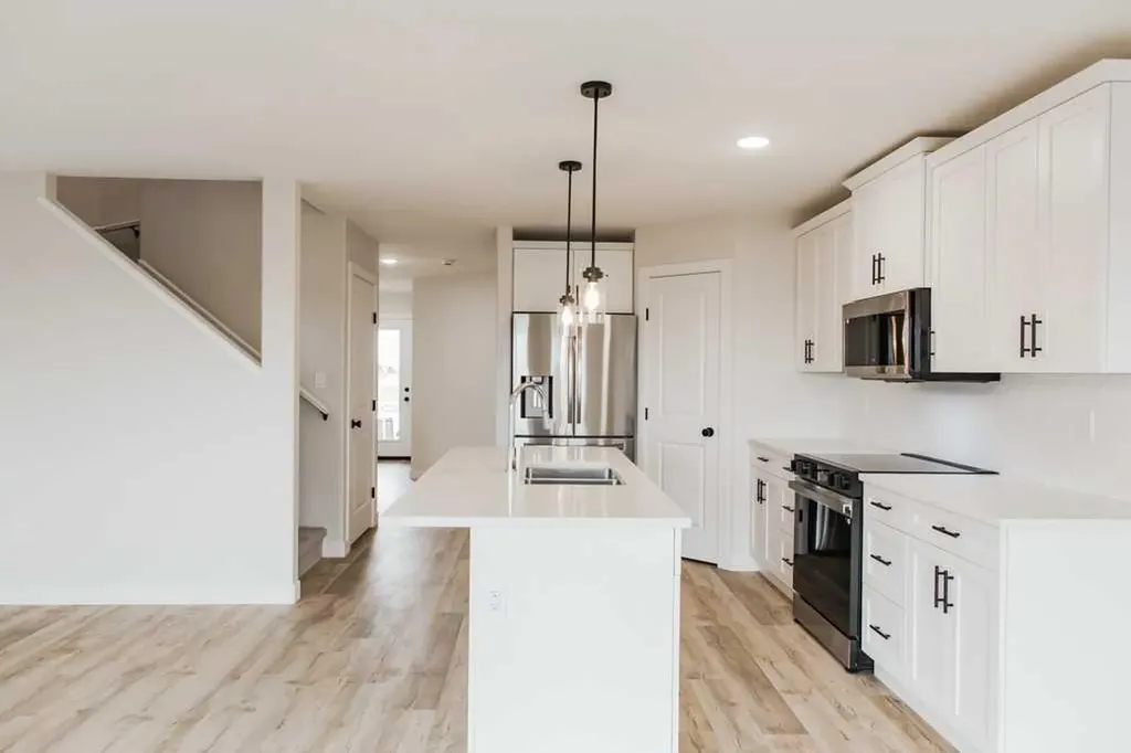 9522 114 Avenue Clairmont AB T8W0W8