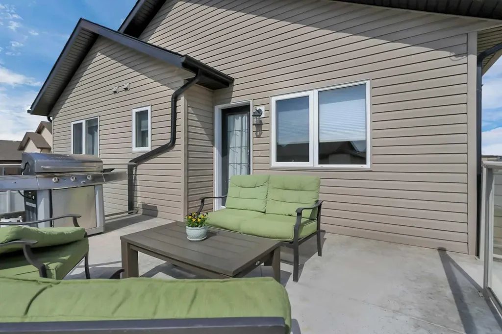 23 Lambertson Place Sylvan Lake AB T4S 2P9