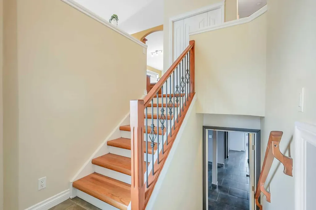 23 Lambertson Place Sylvan Lake AB T4S 2P9