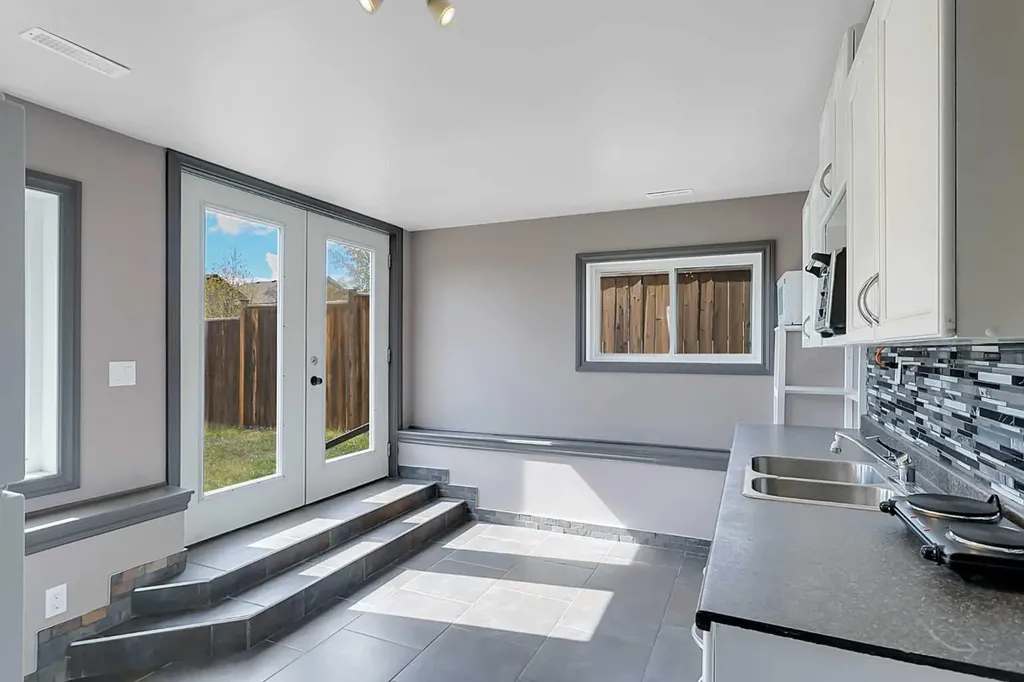 23 Lambertson Place Sylvan Lake AB T4S 2P9