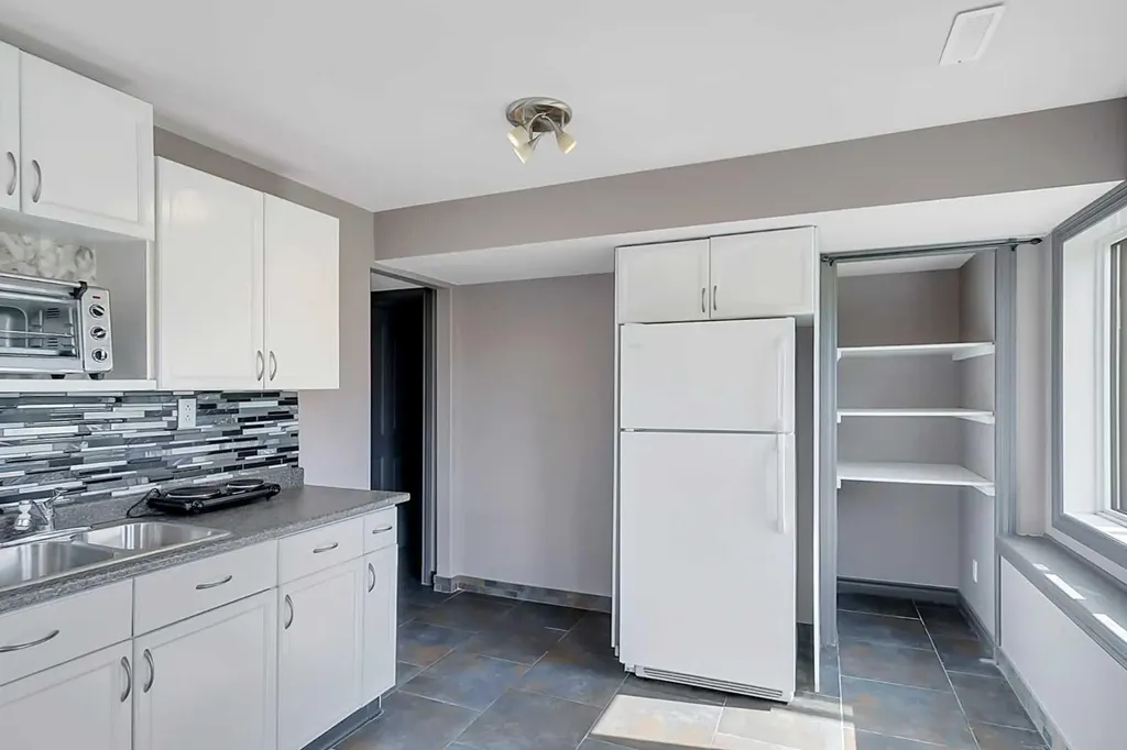 23 Lambertson Place Sylvan Lake AB T4S 2P9
