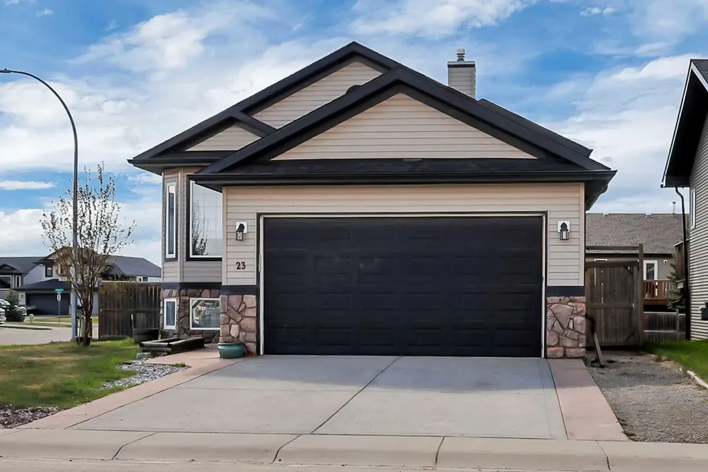 23 Lambertson Place Sylvan Lake AB T4S 2P9