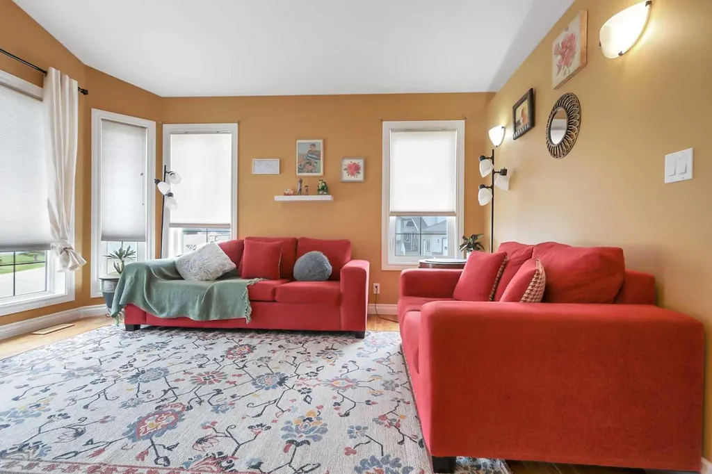 23 Lambertson Place Sylvan Lake AB T4S 2P9