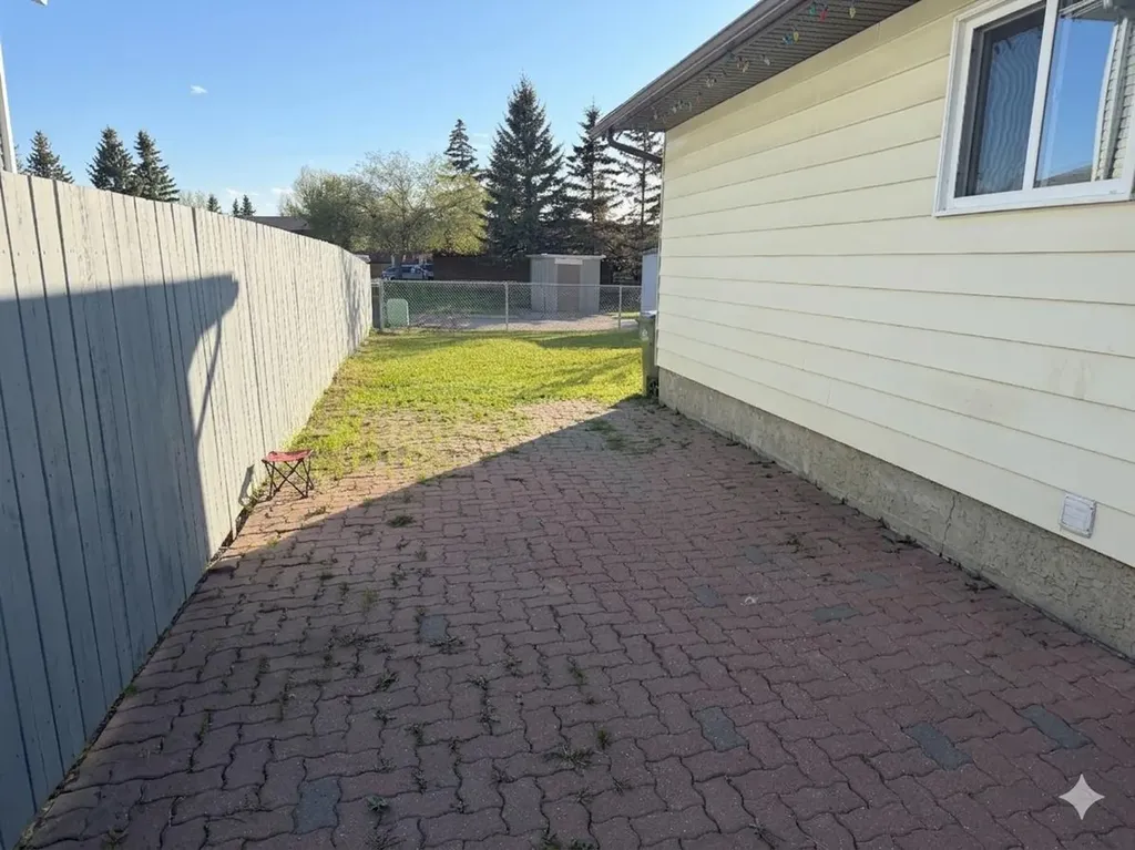 7006 93a Street Grande Prairie AB T8V 6C8