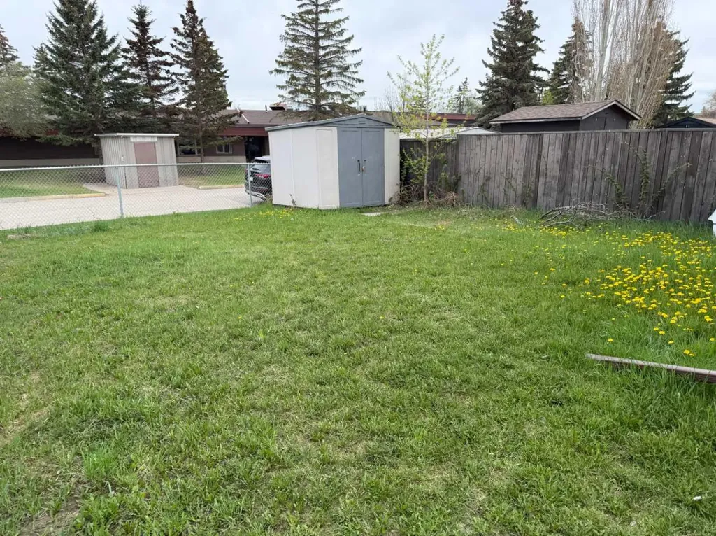7006 93a Street Grande Prairie AB T8V 6C8