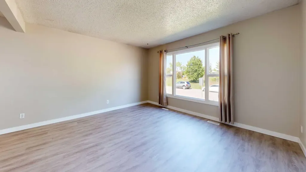 7006 93a Street Grande Prairie AB T8V 6C8