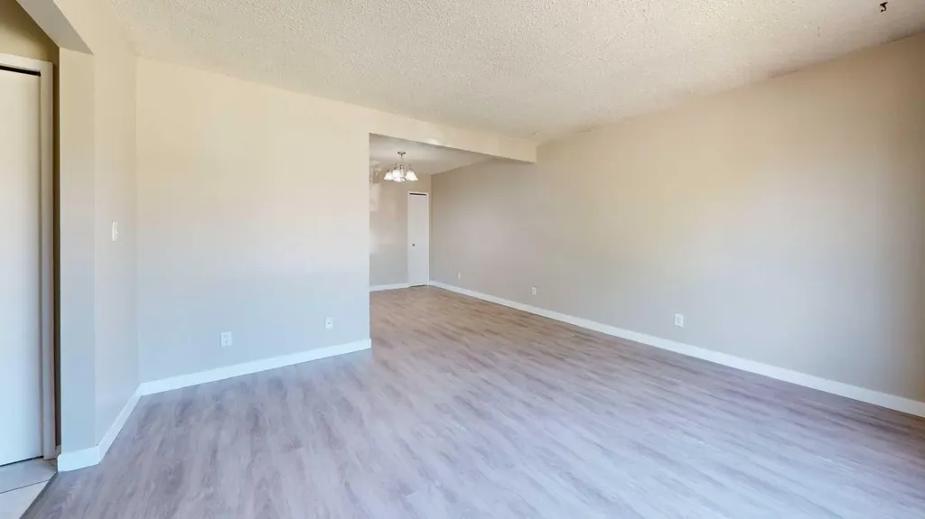 7006 93a Street Grande Prairie AB T8V 6C8