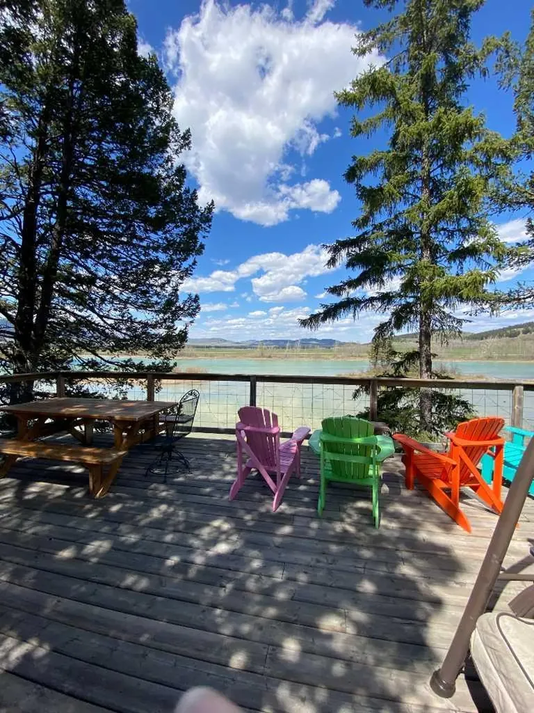 20 Lee Lake Road Rural Pincher Creek No. 9 M.d. Of AB T0K1W0
