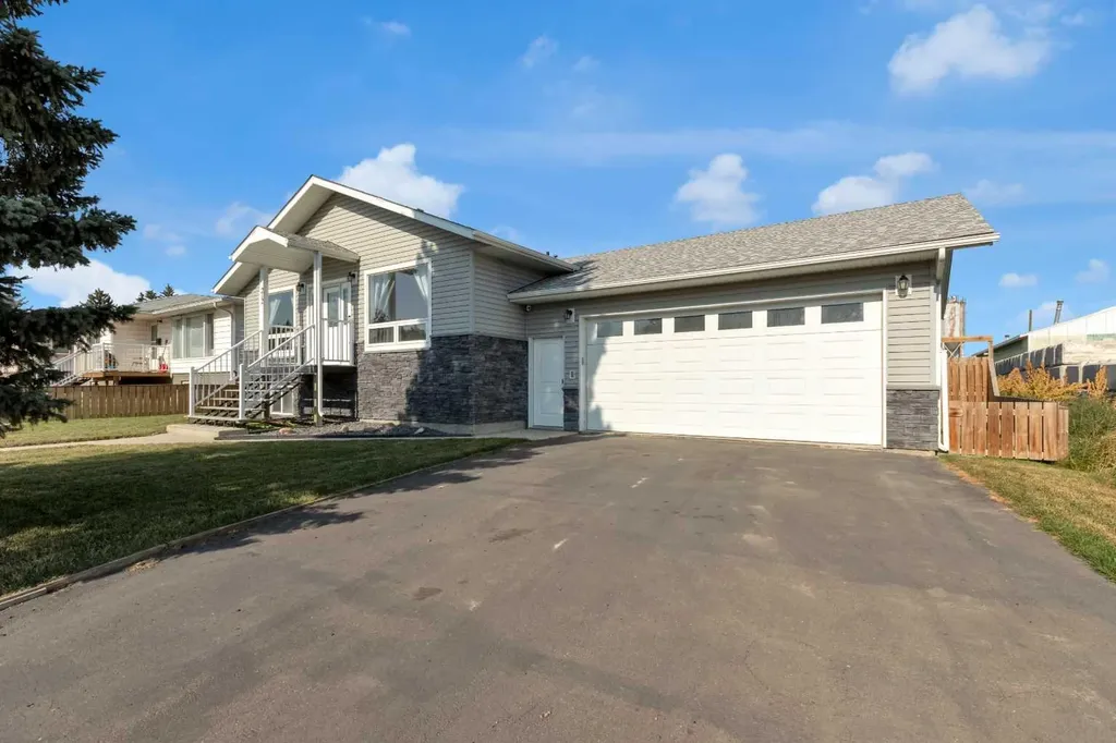 212 3 Street N Vulcan AB T0L 2B0