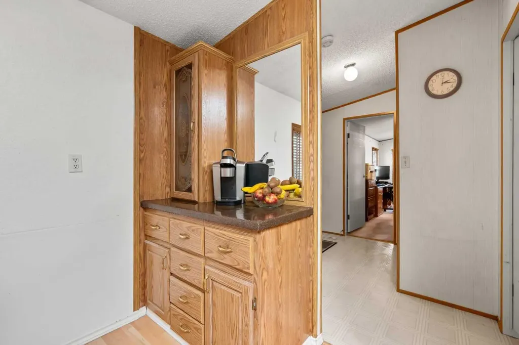 254 Erin Woods Circle SE Calgary AB T2B 3C9