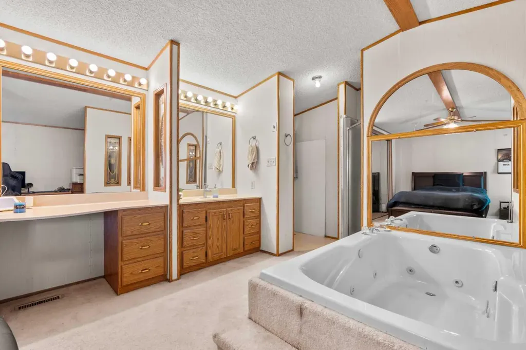 254 Erin Woods Circle SE Calgary AB T2B 3C9