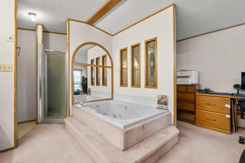 254 Erin Woods Circle SE Calgary AB T2B 3C9