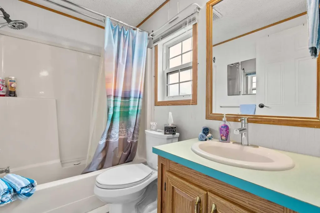 254 Erin Woods Circle SE Calgary AB T2B 3C9