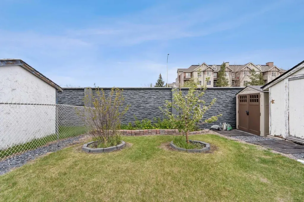 254 Erin Woods Circle SE Calgary AB T2B 3C9