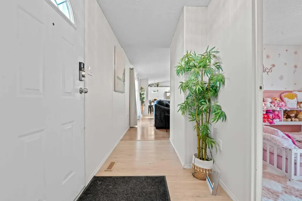 1101 84 Street NE Calgary AB T2A 7X2