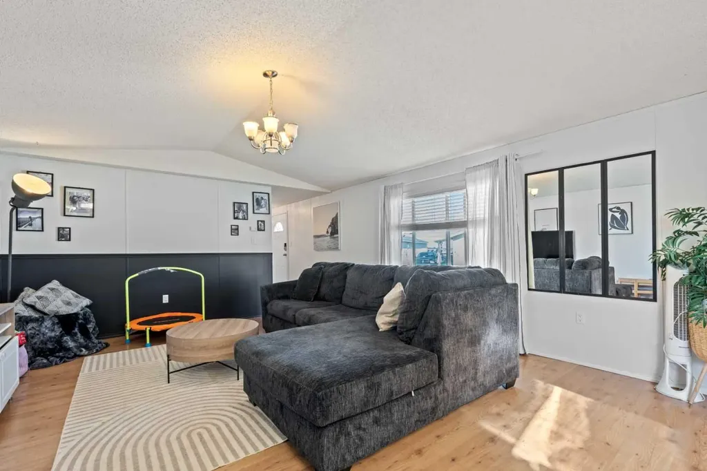 1101 84 Street NE Calgary AB T2A 7X2