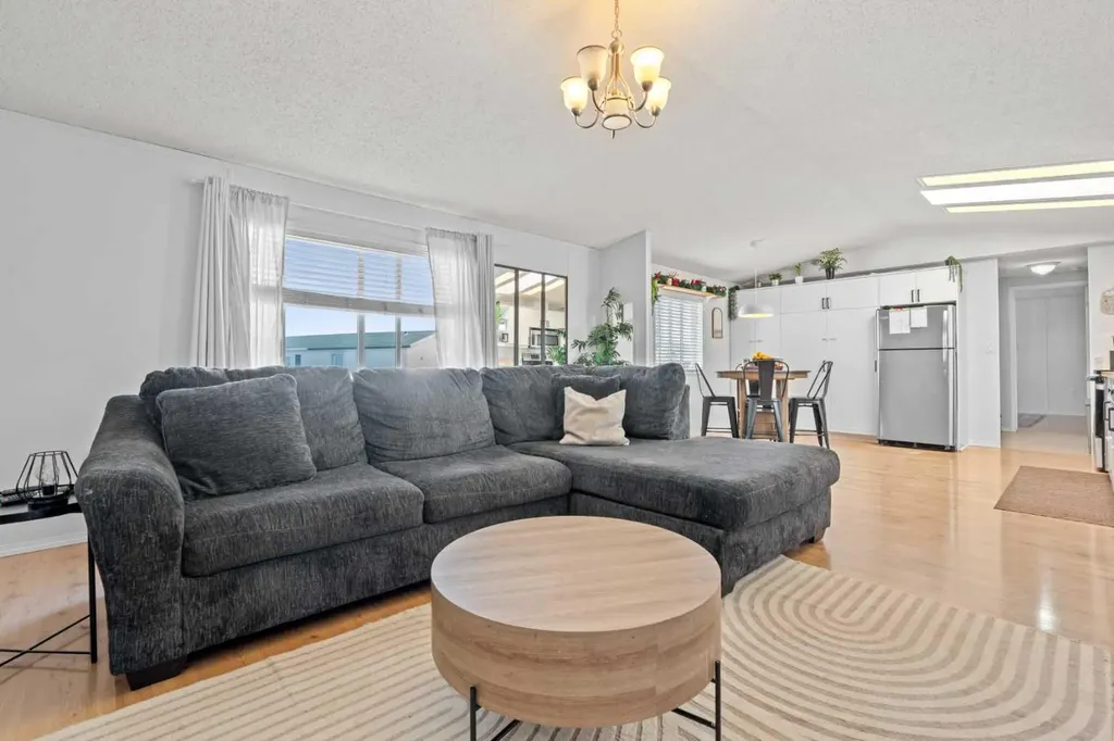1101 84 Street NE Calgary AB T2A 7X2