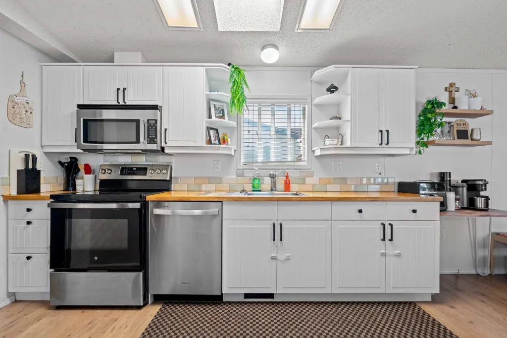 1101 84 Street NE Calgary AB T2A 7X2