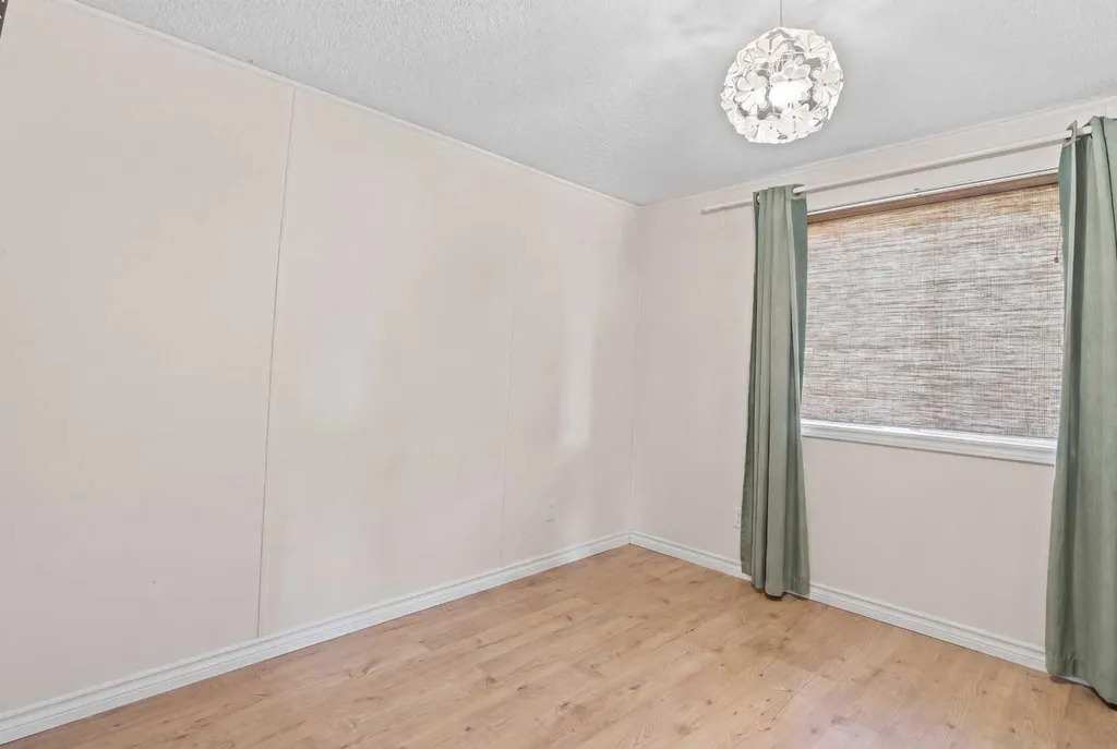 1101 84 Street NE Calgary AB T2A 7X2
