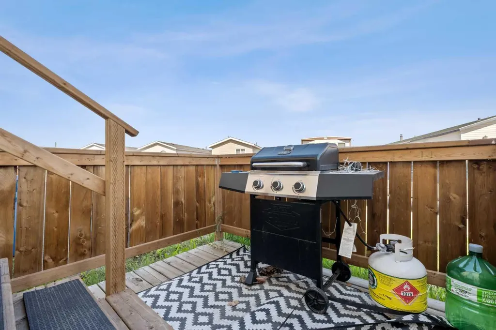 1101 84 Street NE Calgary AB T2A 7X2