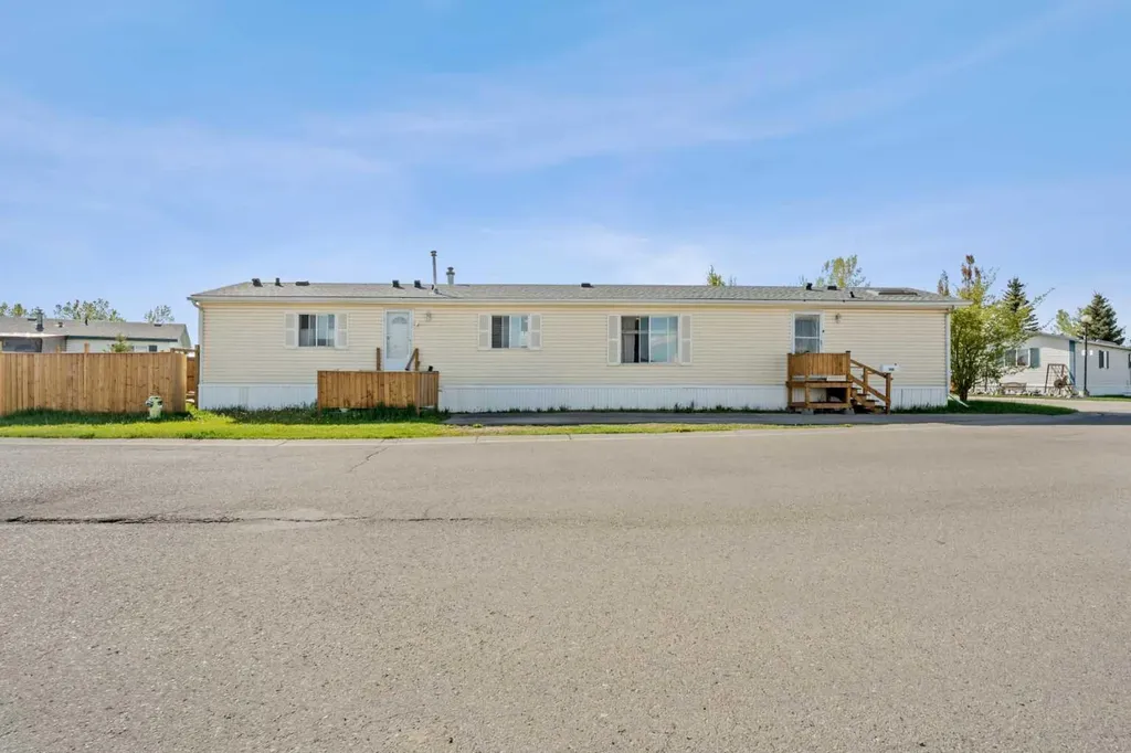 1101 84 Street NE Calgary AB T2A 7X2