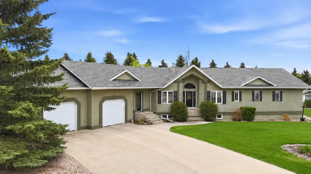 5205 57a Street Close Stettler AB T4K 1K8