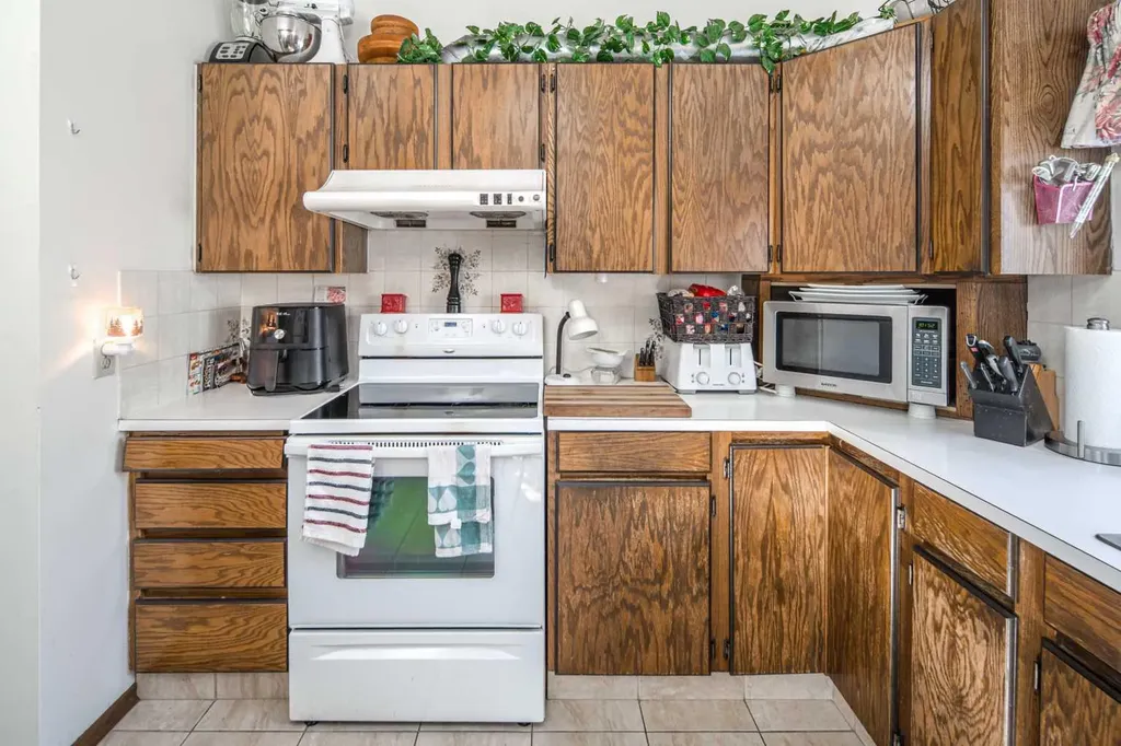 4012 Varsity Drive NW Calgary AB T3A 0Z6
