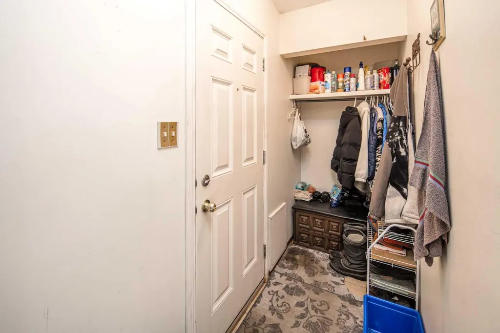 4012 Varsity Drive NW Calgary AB T3A 0Z6