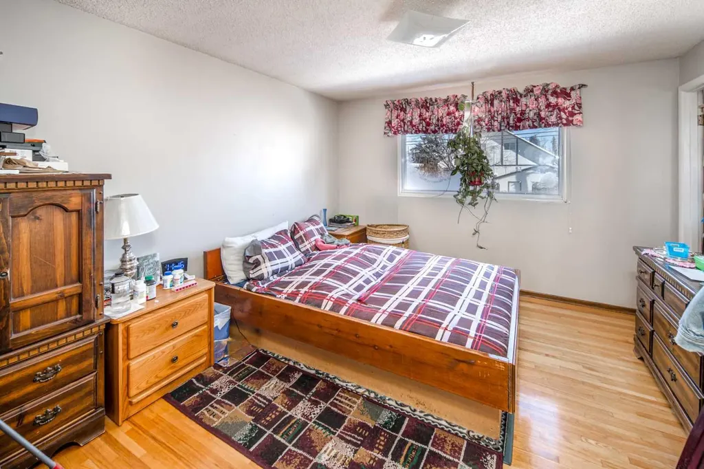 4012 Varsity Drive NW Calgary AB T3A 0Z6
